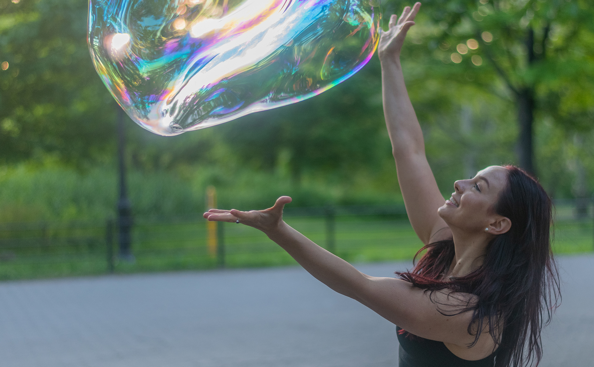 Picture of Lina with a giant bubble.